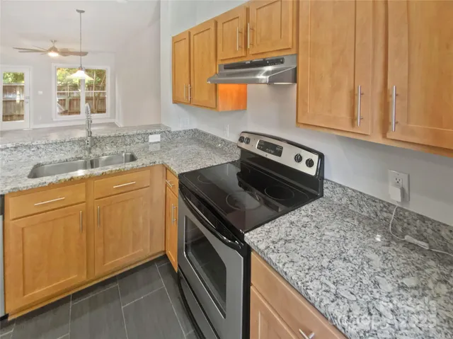 $405,000 | 1043 Park W Drive, Charlotte, NC 28209