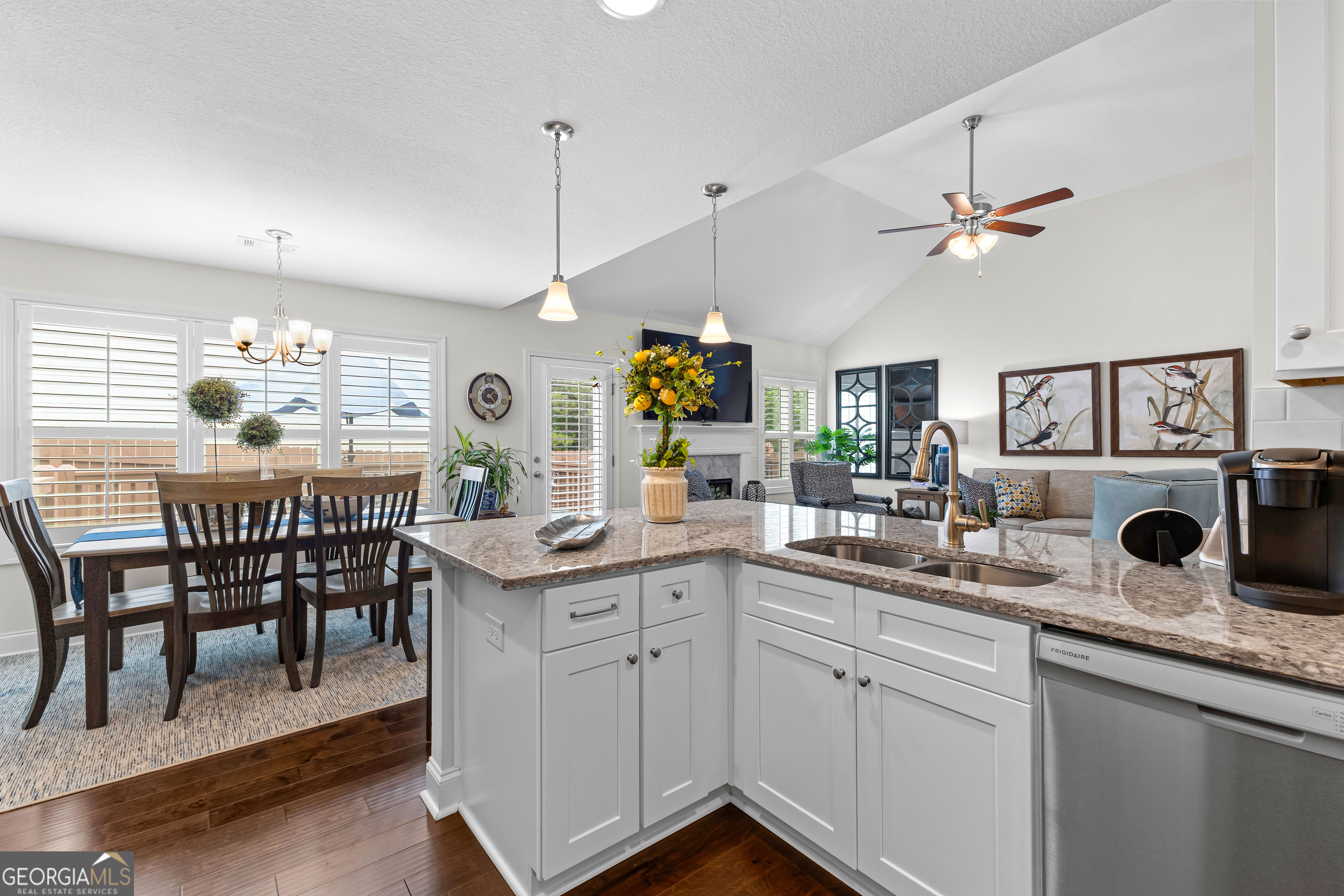 557 Lago Court LaGrange, GA 30241 - Photo 7 of 35