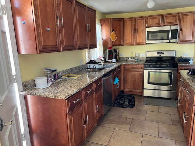 3121 North Wolf Road Melrose Park, IL 60164 - Photo 5 of 18