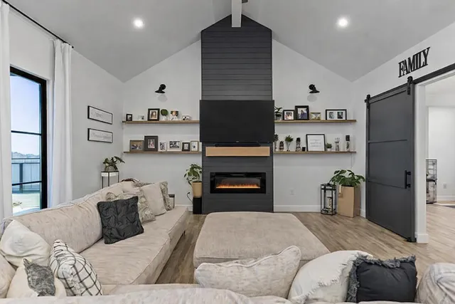 $518,000 | 242 County Road 304, Seminole, TX 79360