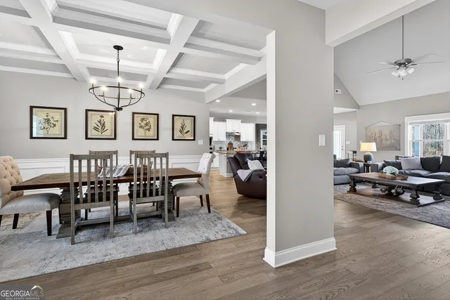 a view of a livingroom and dining room