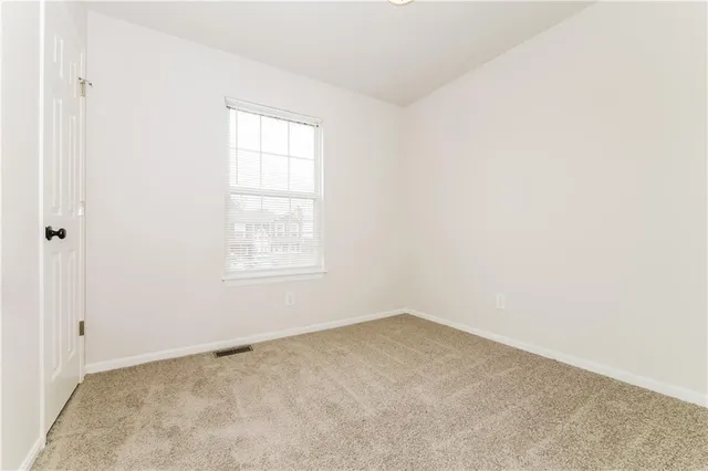 $2,020 | 20229 East 17th Street, Independence, MO 64056