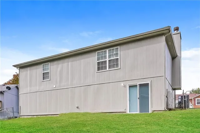 $2,020 | 20229 East 17th Street, Independence, MO 64056