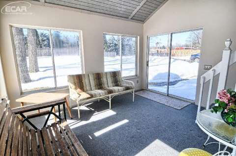 13417 Fenton Road Fenton, MI 48430 - Photo 17 of 26 20432323-16.JPG