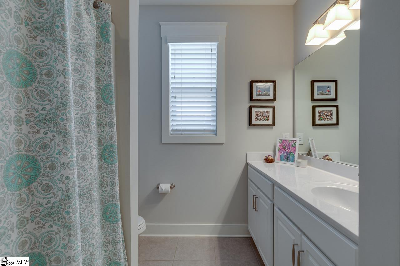 715 Lockhurst Drive Simpsonville, SC 29681 - Photo 4 of 36 Gallery Image 4