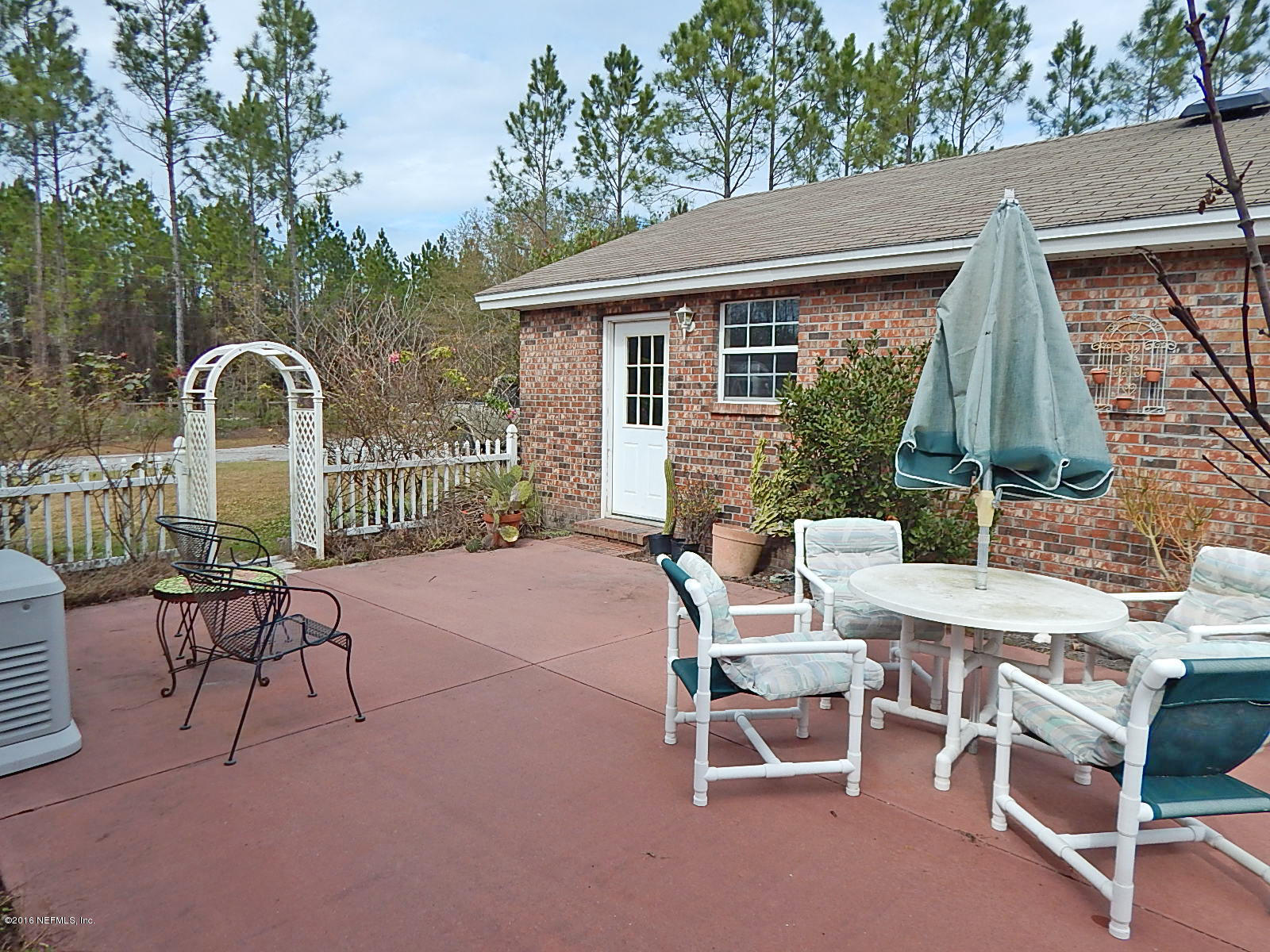 387 Higdon Road Jacksonville, FL 32234 - Photo 21 of 33 Courtyard between Garages