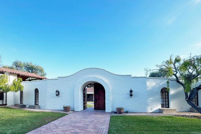 $5,095,000 | 5443 Calzada Del Bosque, Rancho Santa Fe, CA 92067