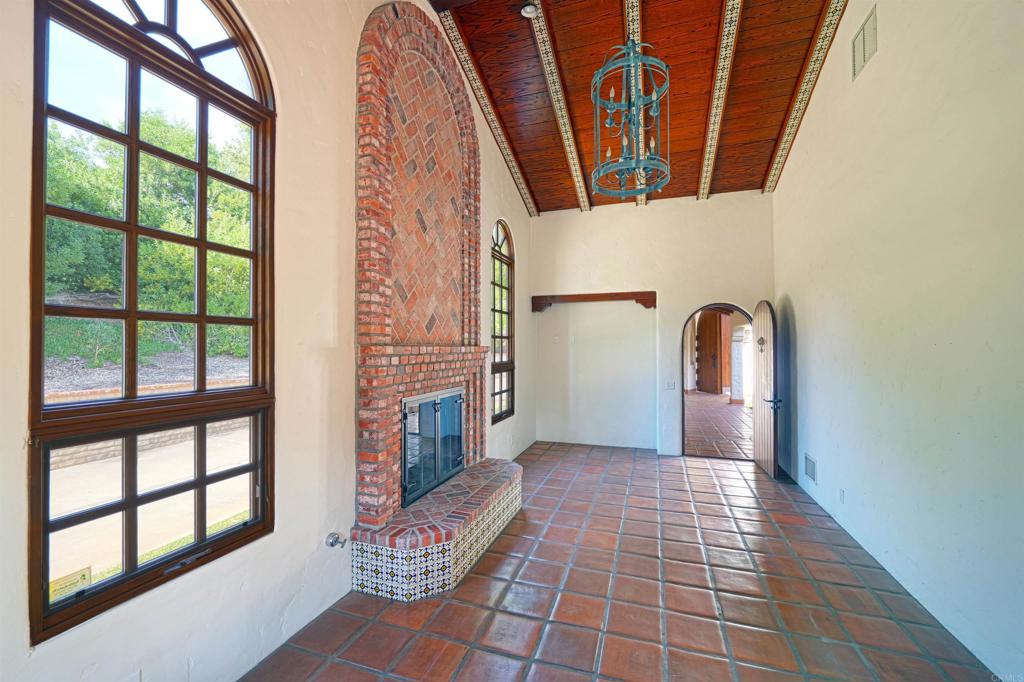 5443 Calzada Del Bosque Rancho Santa Fe, CA 92067 - Photo 25 of 56 a view of entryway with a window