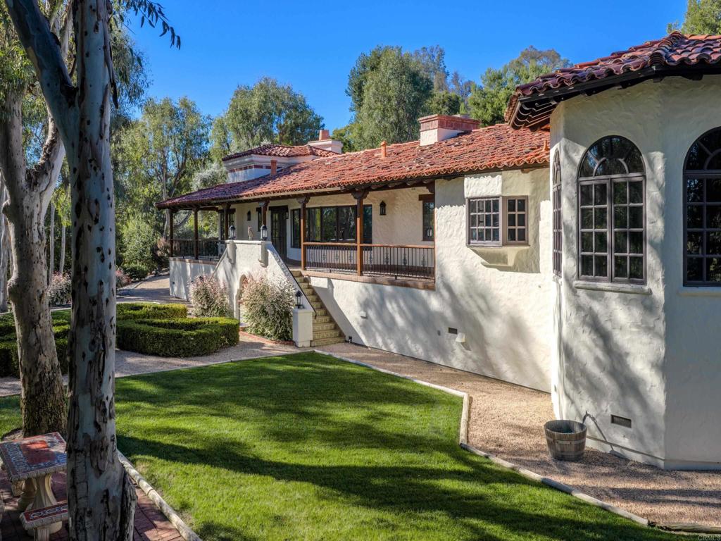 5443 Calzada Del Bosque Rancho Santa Fe, CA 92067 - Photo 53 of 56 a view of a house with backyard