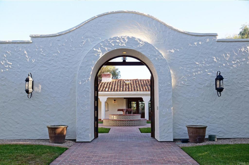 5443 Calzada Del Bosque Rancho Santa Fe, CA 92067 - Photo 7 of 63