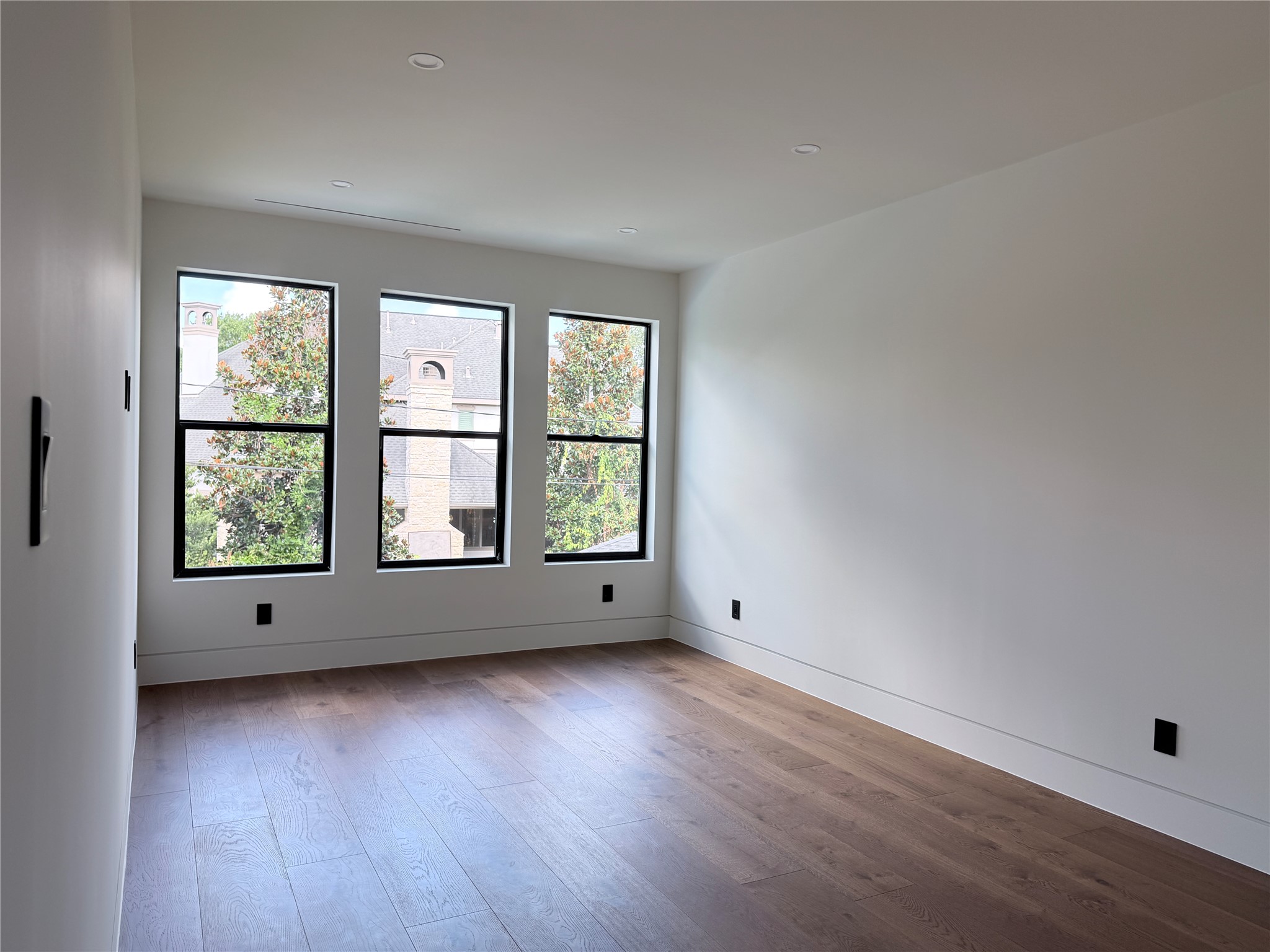 827 Bunker Hill Road Houston, TX 77024 - Photo 26 of 38 Bedroom 3