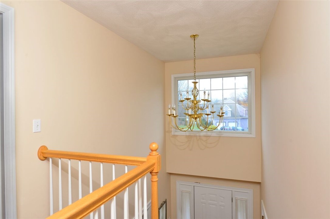 21 Spring House Lane Cumberland, RI 02864 - Photo 2 of 31