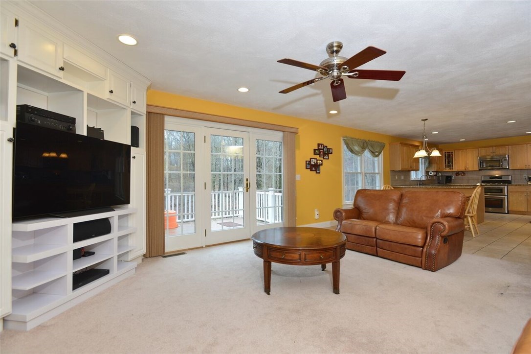 21 Spring House Lane Cumberland, RI 02864 - Photo 5 of 31