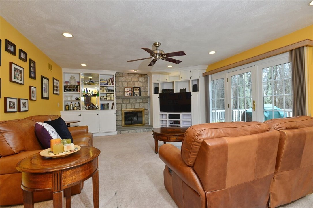 21 Spring House Lane Cumberland, RI 02864 - Photo 6 of 31