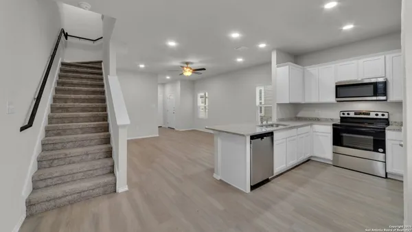 $1,645 | 9034 Glen Shadow Drive, Unit 33, San Antonio, TX 78239