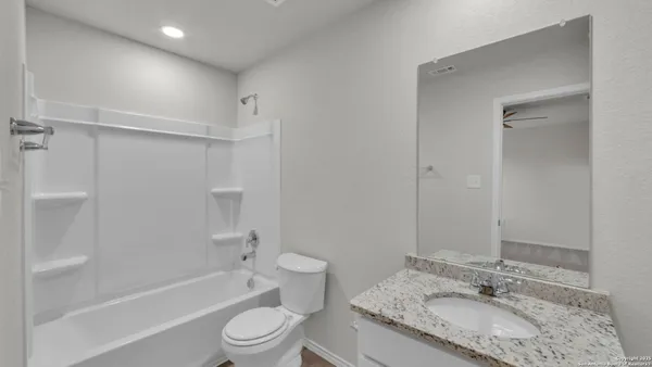 $1,645 | 9034 Glen Shadow Drive, Unit 33, San Antonio, TX 78239