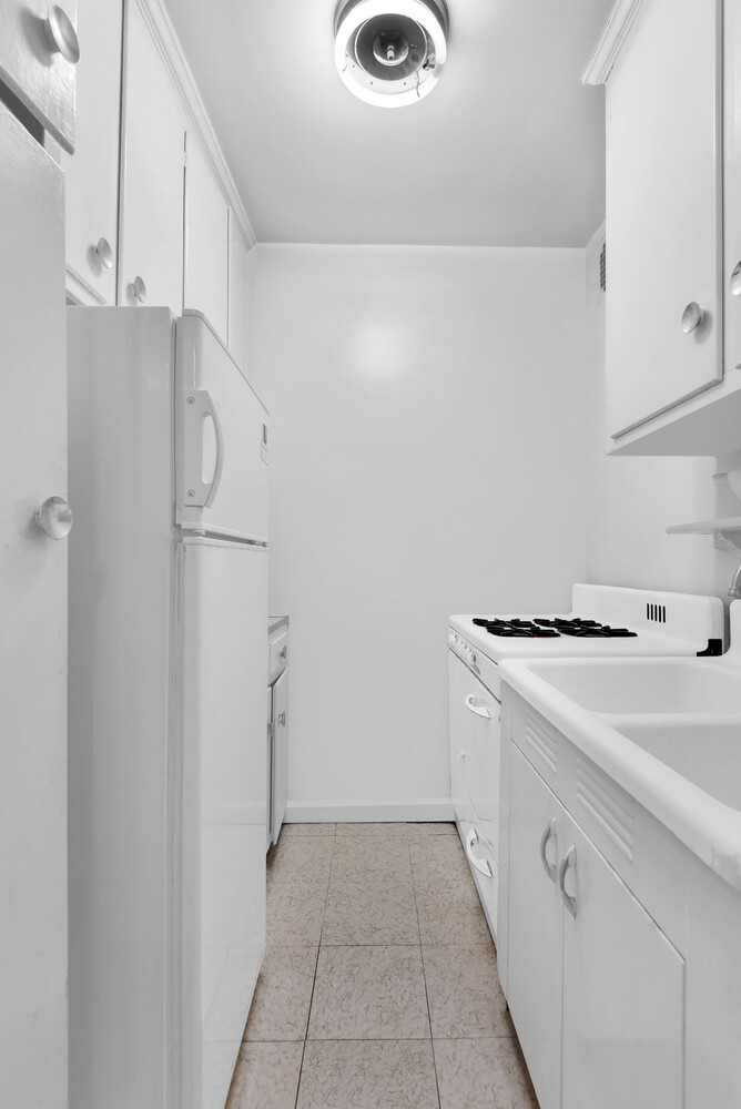 9425 Shore Road, Unit 1H Brooklyn, NY 11209 - Photo 3 of 10
