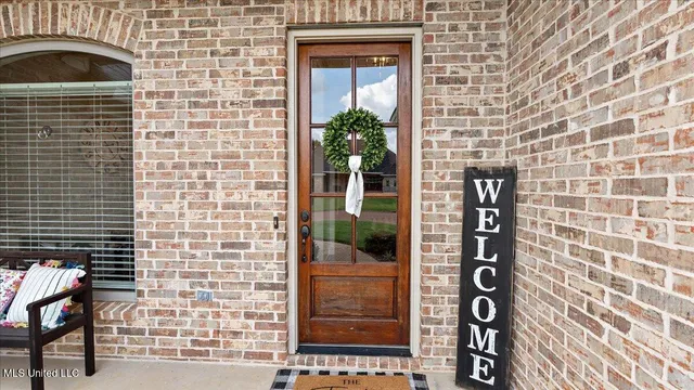 $333,999 | 217 Clubview Circle, Pearl, MS 39208