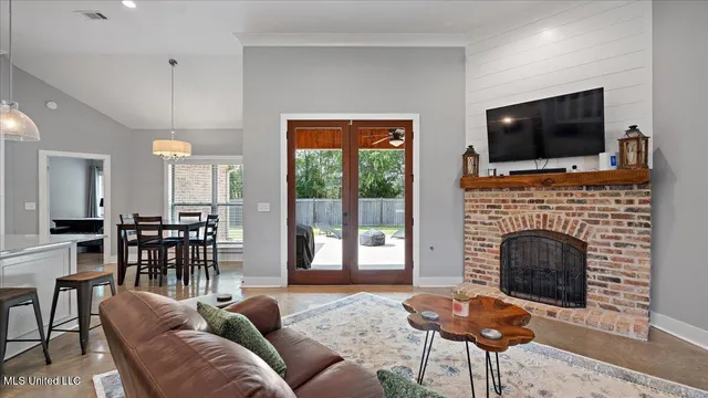 $333,999 | 217 Clubview Circle, Pearl, MS 39208