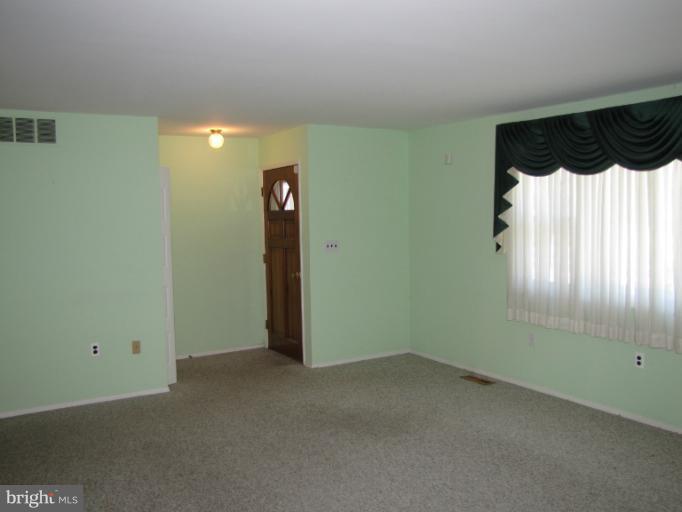 247 Brock Bridge Road Laurel, MD 20724 - Photo 15 of 22 Living Room