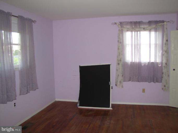 Bedroom (Master)
