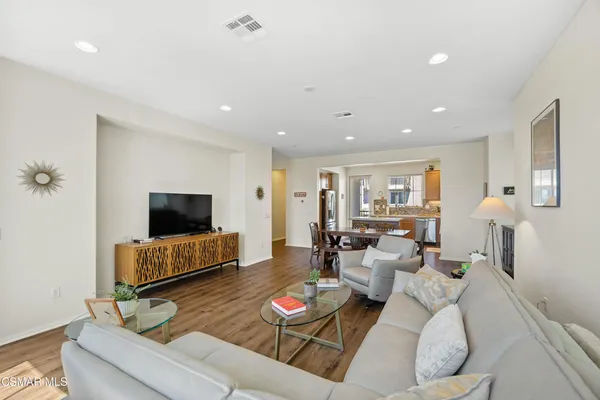 $799,000 | 174 Prairie Street, Camarillo, CA 93010