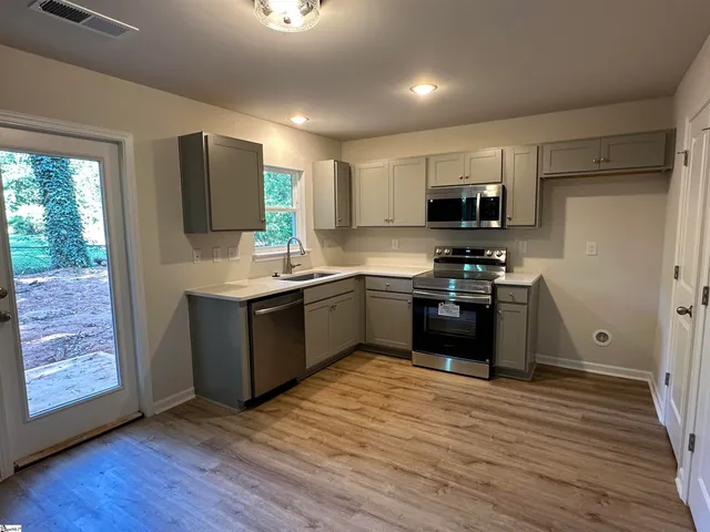 $244,900 | 166 Duncanwood Drive, Duncan, SC 29334