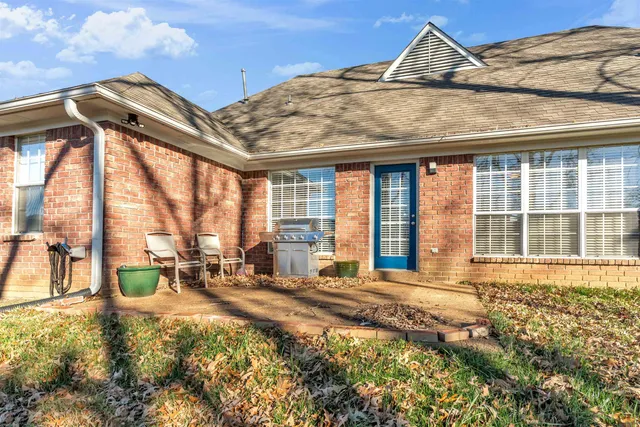 $292,900 | 95 Oakland Woods Cove, Oakland, TN 38060