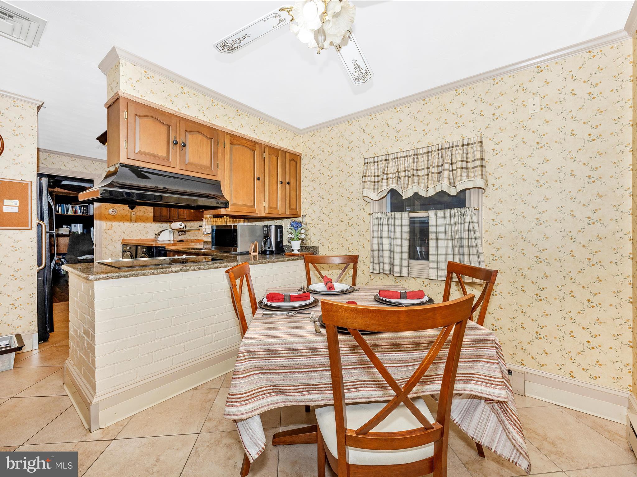 17515 Dr Bird Road Sandy Spring, MD 20860 - Photo 14 of 76 Eating Area