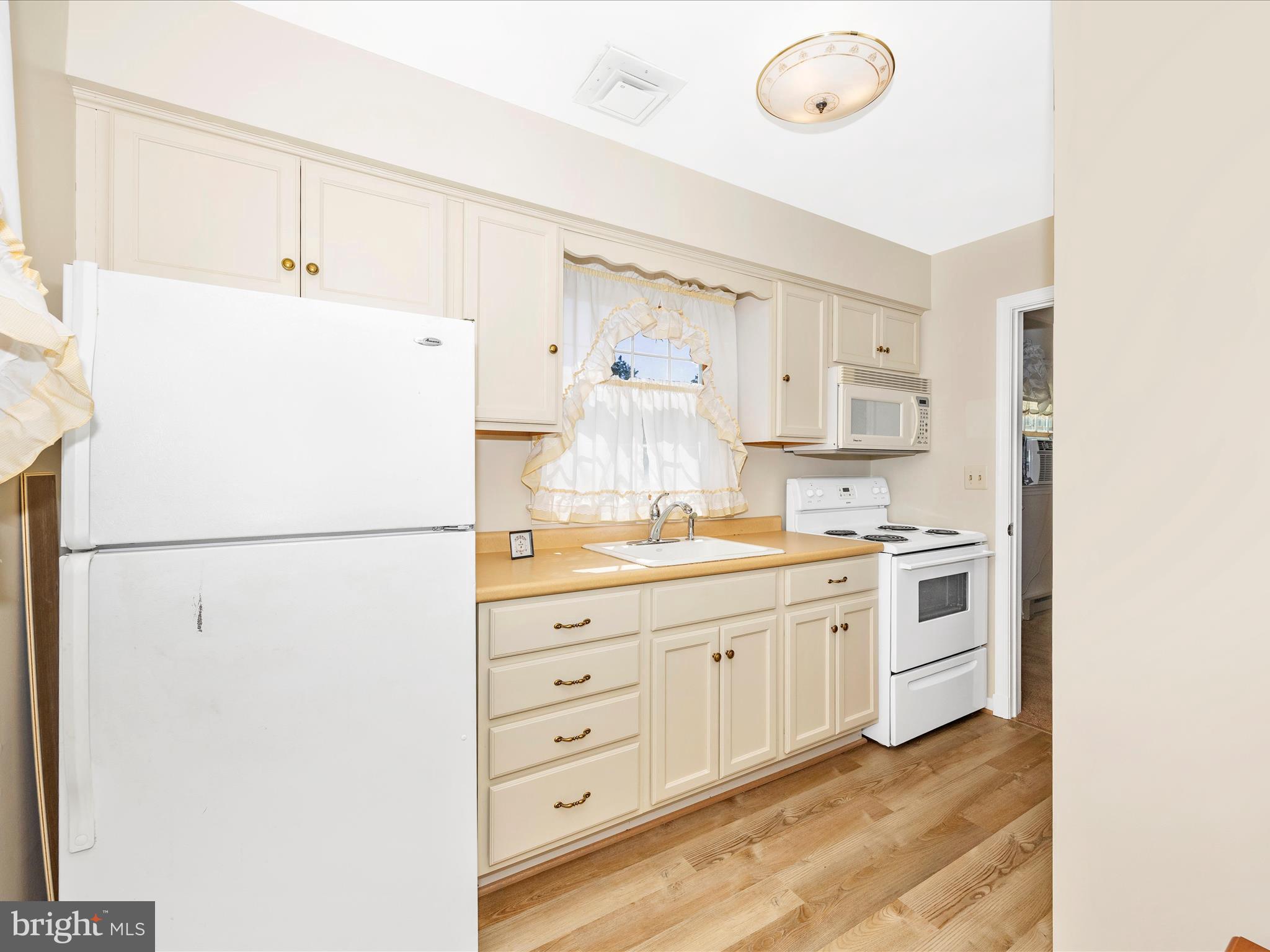 17515 Dr Bird Road Sandy Spring, MD 20860 - Photo 38 of 76 Kitchen 2