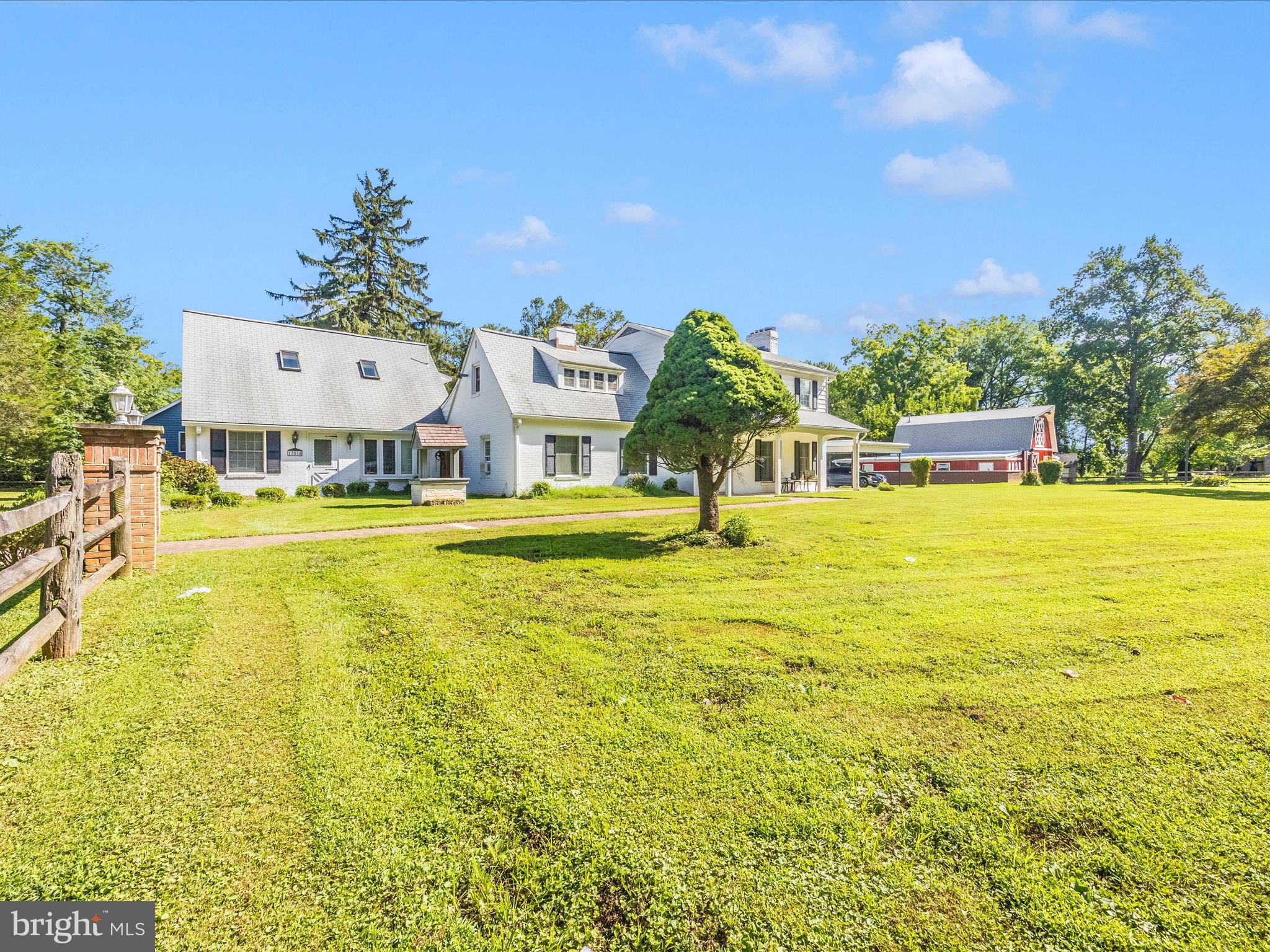 17515 Dr Bird Road Sandy Spring, MD 20860 - Photo 51 of 76 a view of a swimming pool with an ocean view