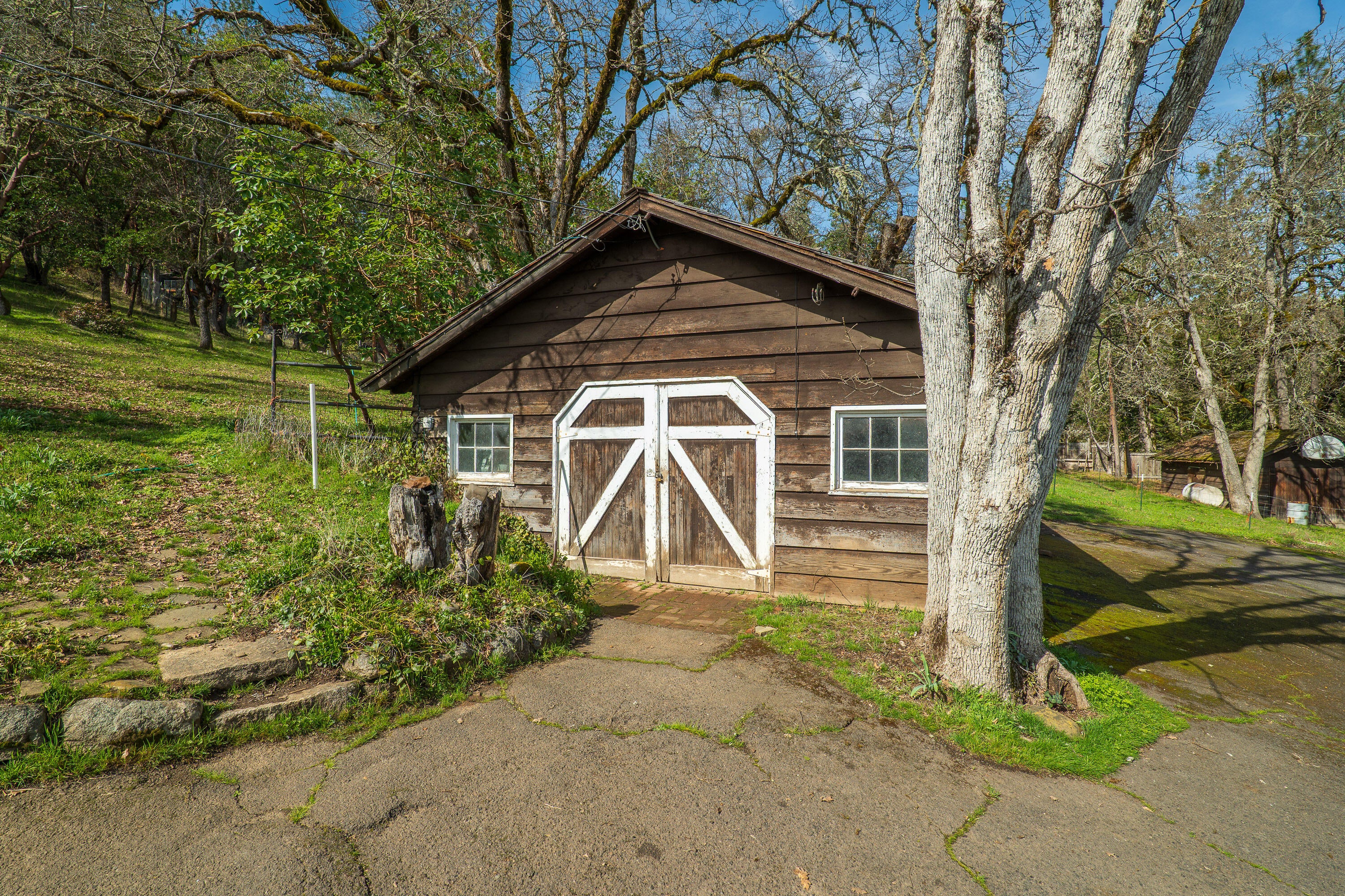 4132 Livingston Road Central Point, OR 97502 - Photo 54 of 59 53