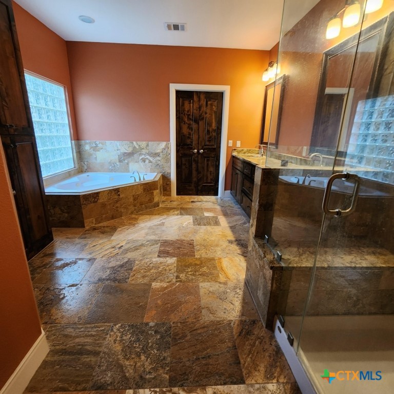 11710 Uplands Ridge Drive Austin, TX 78738 - Photo 25 of 33 a view of an entryway