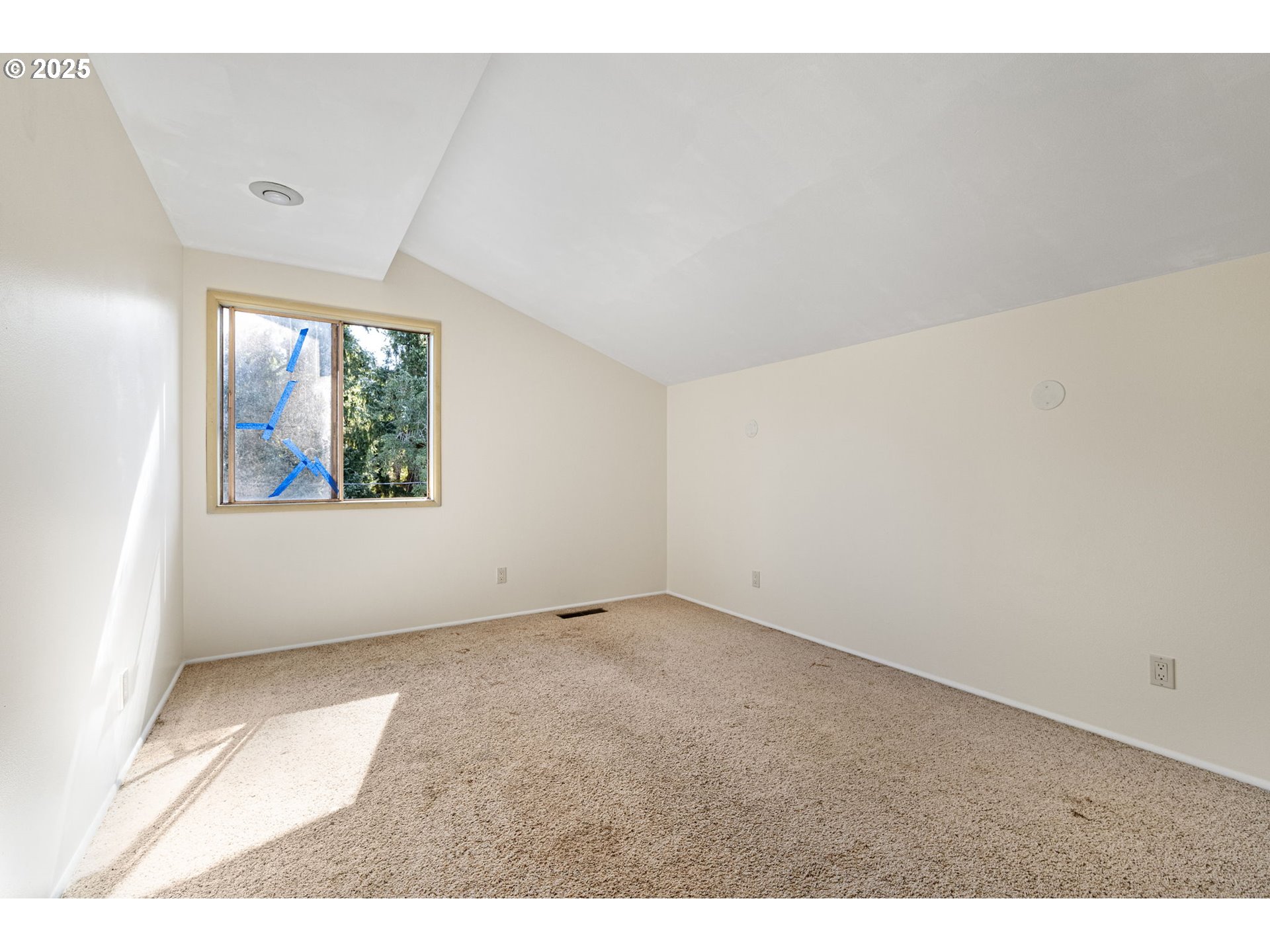 32313 Green Acres Loop Cottage Grove, OR 97424 - Photo 28 of 37 Bedroom