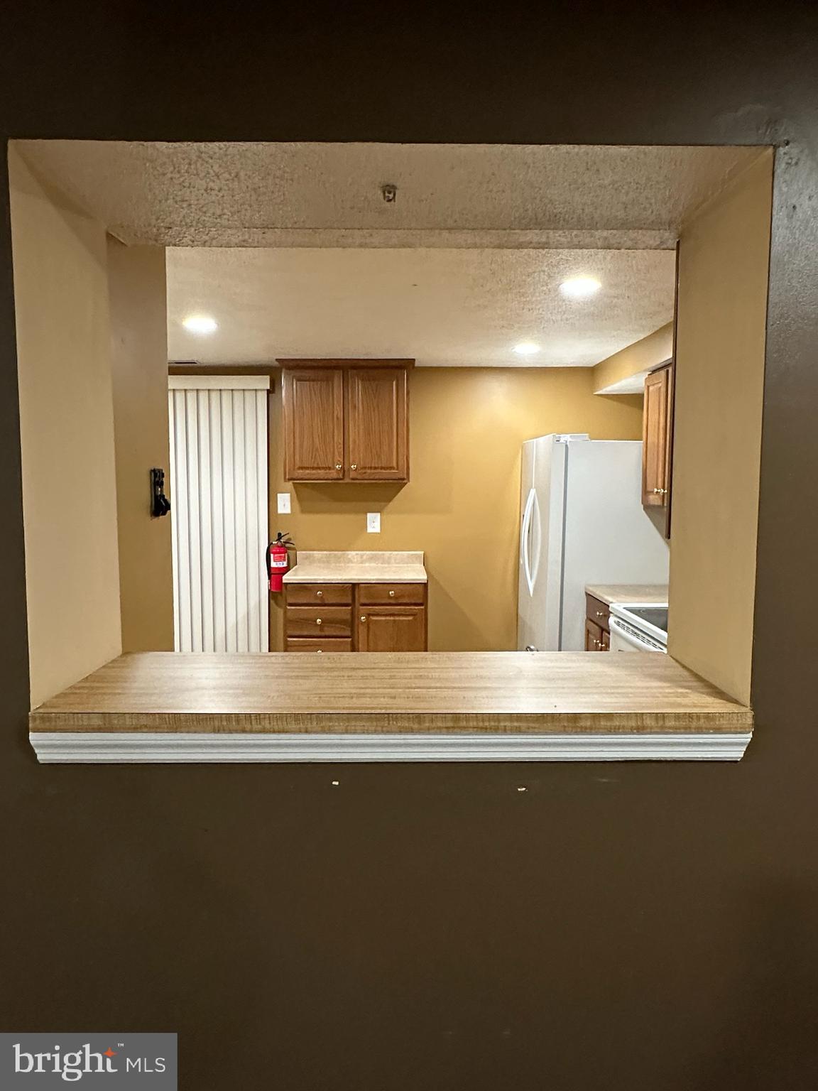 70 Vanderbilt Court Sicklerville, NJ 08081 - Photo 6 of 14 a view of a hallway to a room