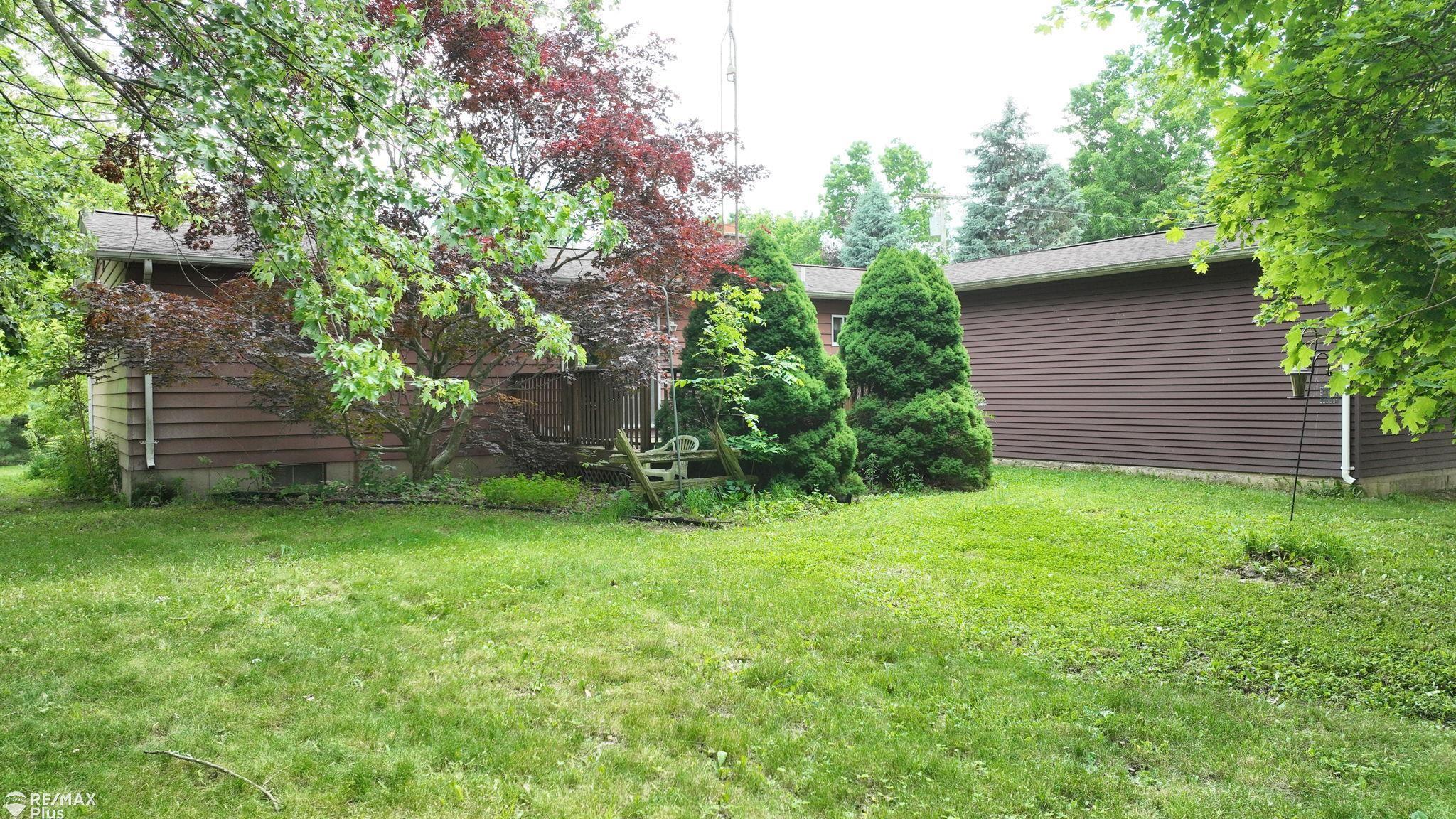5253 East Burnside Road North Branch, MI 48461 - Photo 11 of 36 50145121-061d37fd-82bc-4c5b-bf30-3fe820325cfd.JPG