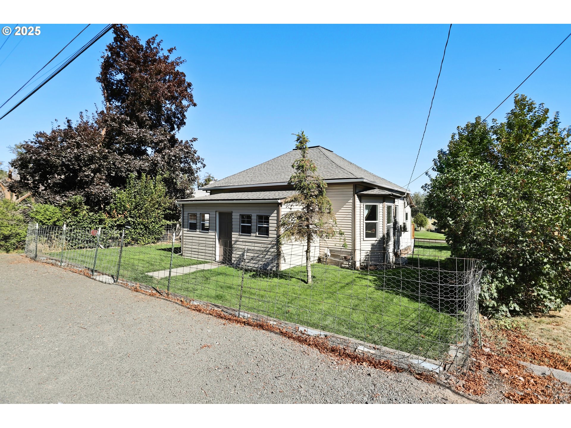 407 Southwest 4th Street Grass Valley, OR 97029 - Photo 40 of 42