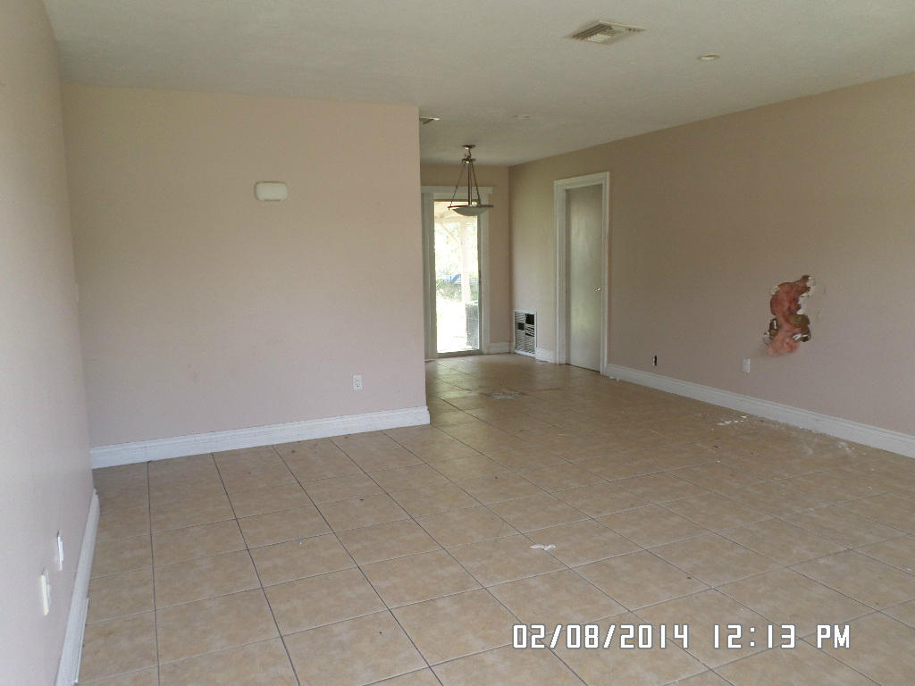 5310 Seagrape Drive Fort Pierce, FL 34982 - Photo 2 of 15 Living room