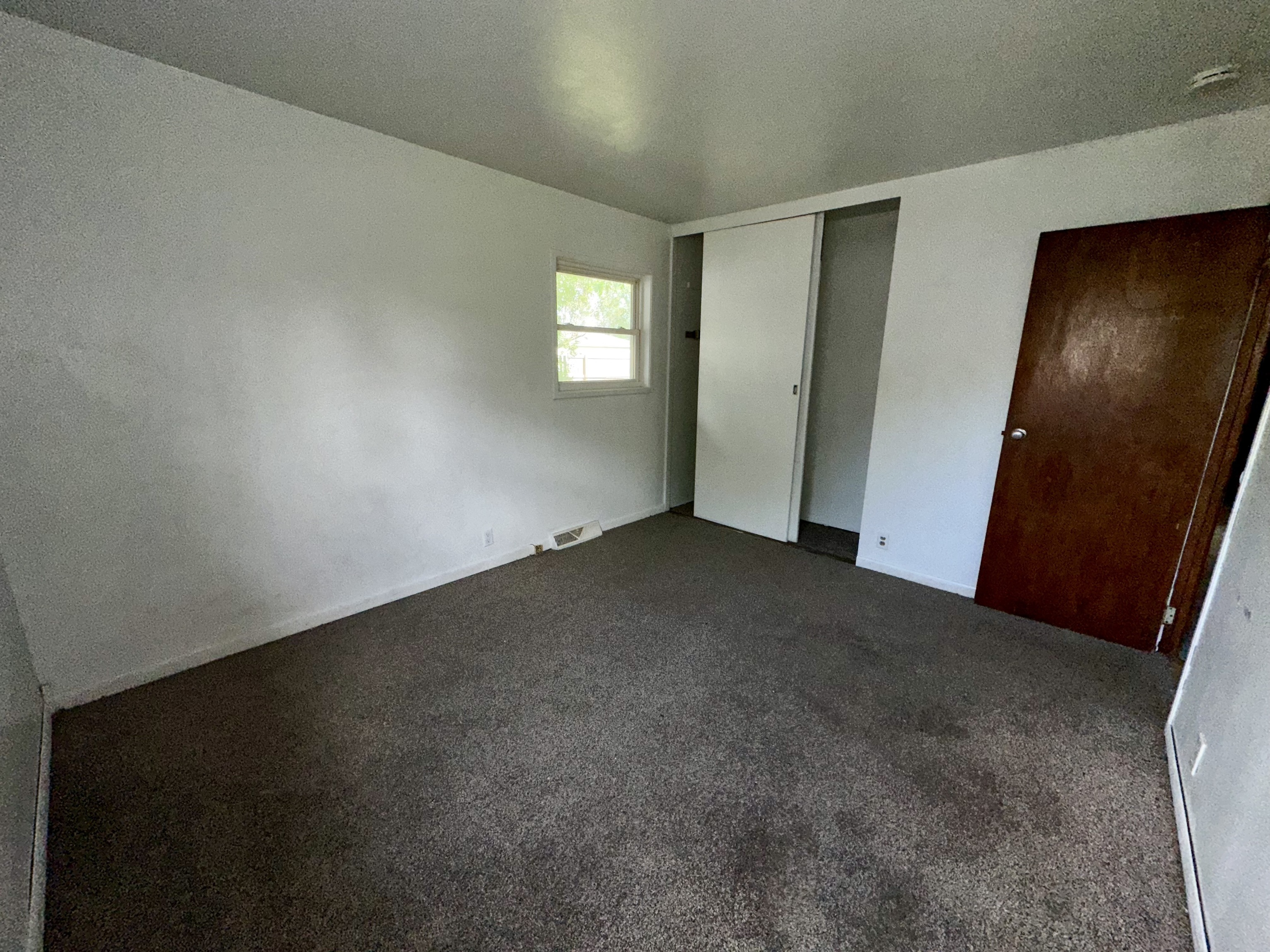 218 Eastman Road Chesterfield, IN 46017 - Photo 11 of 19