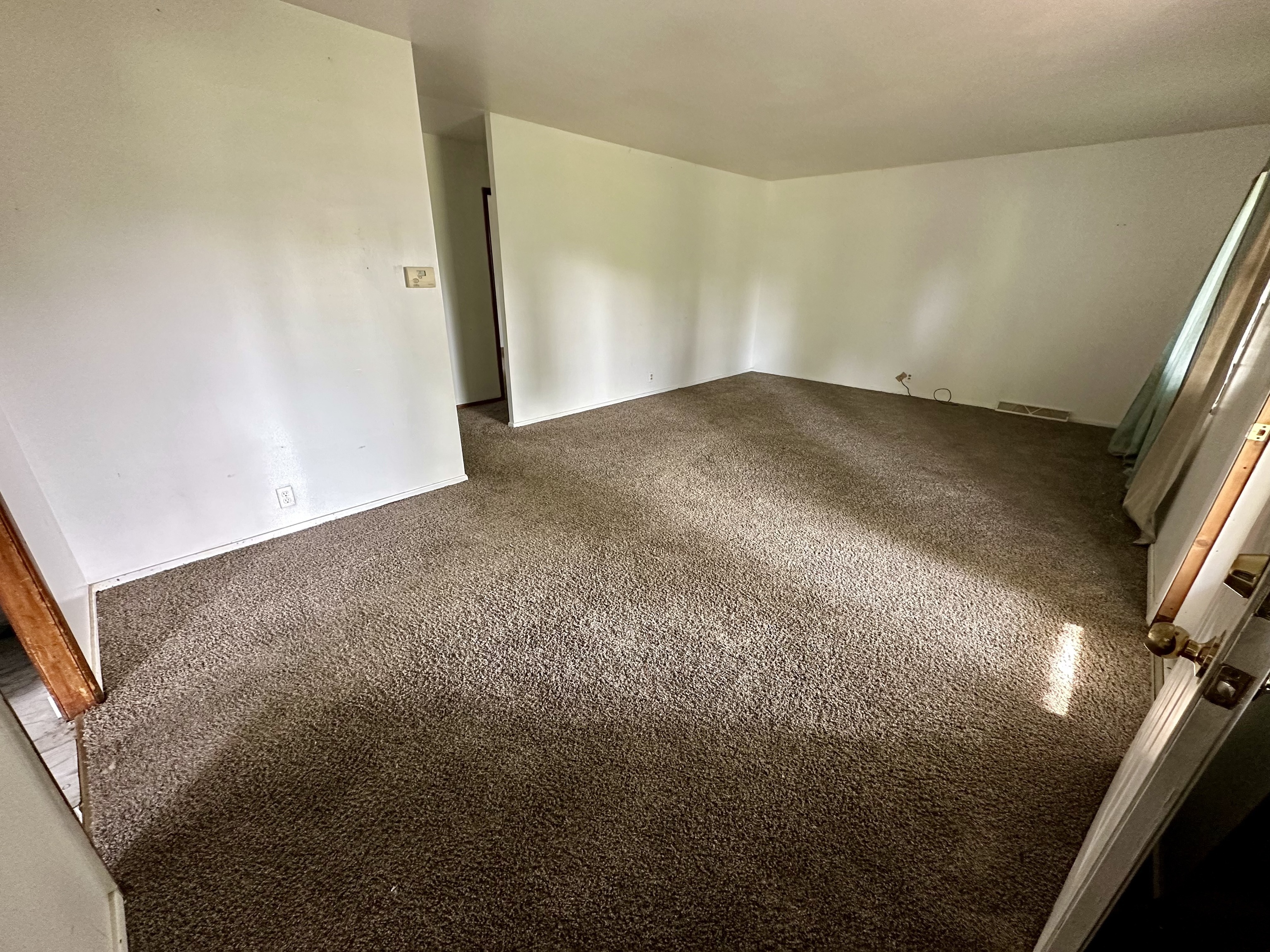 218 Eastman Road Chesterfield, IN 46017 - Photo 3 of 19