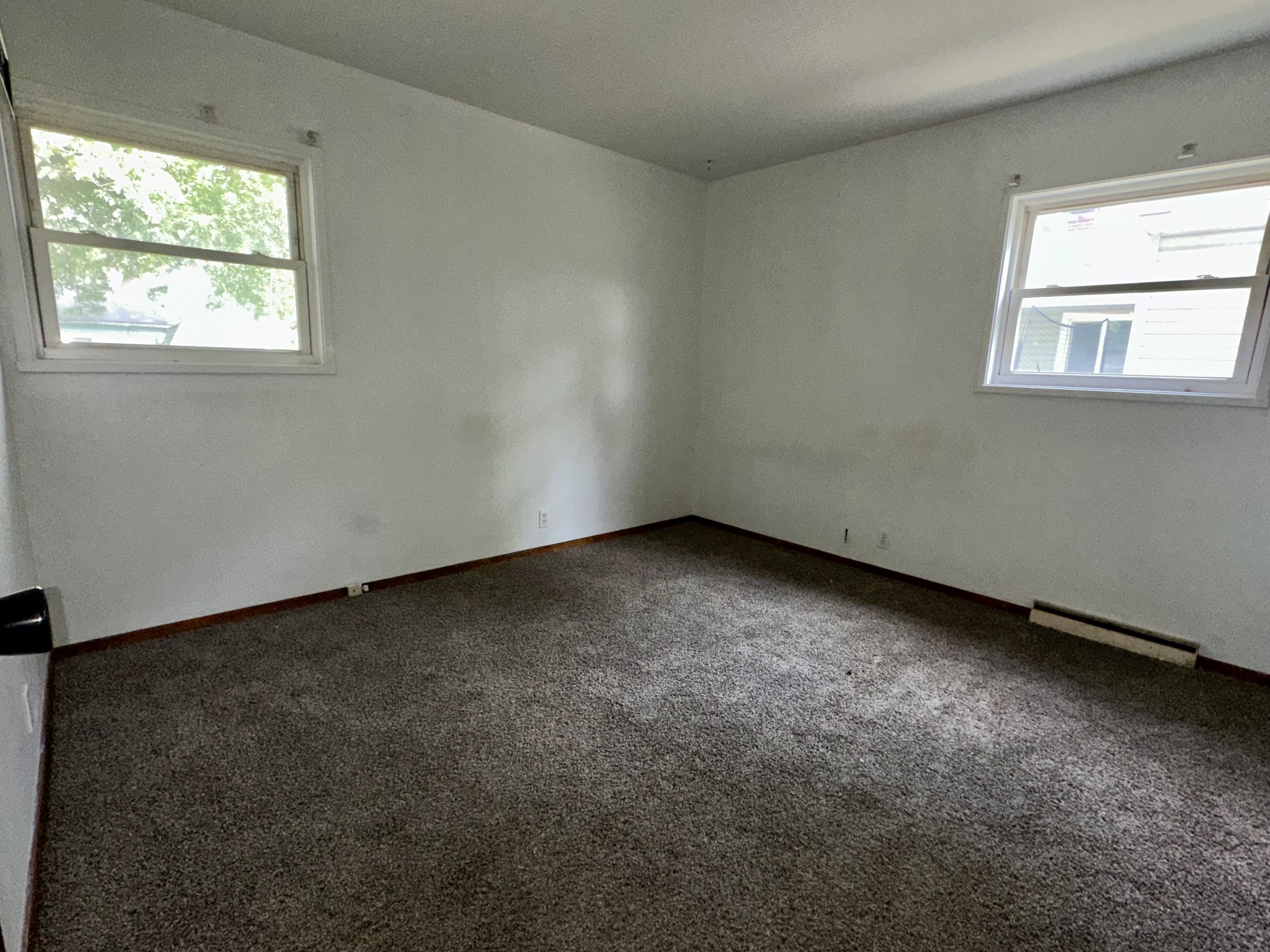 218 Eastman Road Chesterfield, IN 46017 - Photo 7 of 19