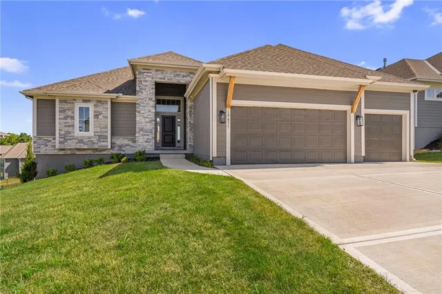 $689,950 | 19477 West 114th Terrace, Olathe, KS 66061