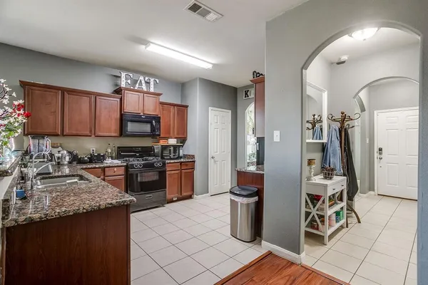 $284,900 | 513 Bailer Drive, Crowley, TX 76036