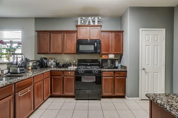 $284,900 | 513 Bailer Drive, Crowley, TX 76036