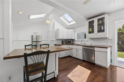 $1,590,000 | 16 Courtway Street, Narragansett, RI 02882