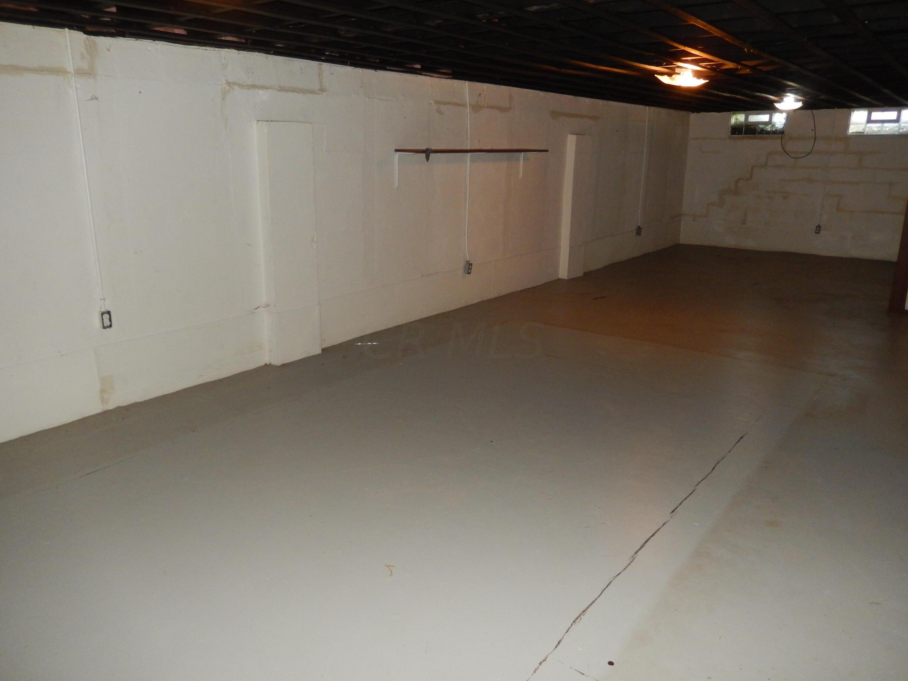 5587 Hazelwood Road Columbus, OH 43229 - Photo 33 of 47 Full basement with EVERDRY Waterproofing of Columbus work with warranty