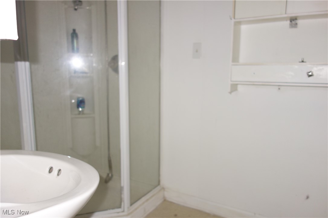 6090 Manchester Road Akron, OH 44319 - Photo 11 of 35 1 Bedroom, 1 Bath Unit w/ Liv. Rm-Kitchen Combo @ Road front
