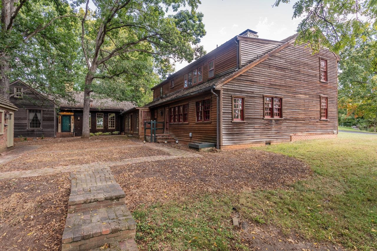 145 Fort Defiance Road Fort Defiance, VA 24437 - Photo 61 of 70 a front view of a house with a yard