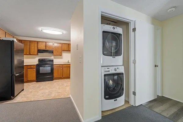 $332,500 | 1703 White Cedar Boulevard, Portsmouth, NH 03801