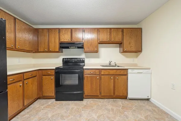 $332,500 | 1703 White Cedar Boulevard, Portsmouth, NH 03801